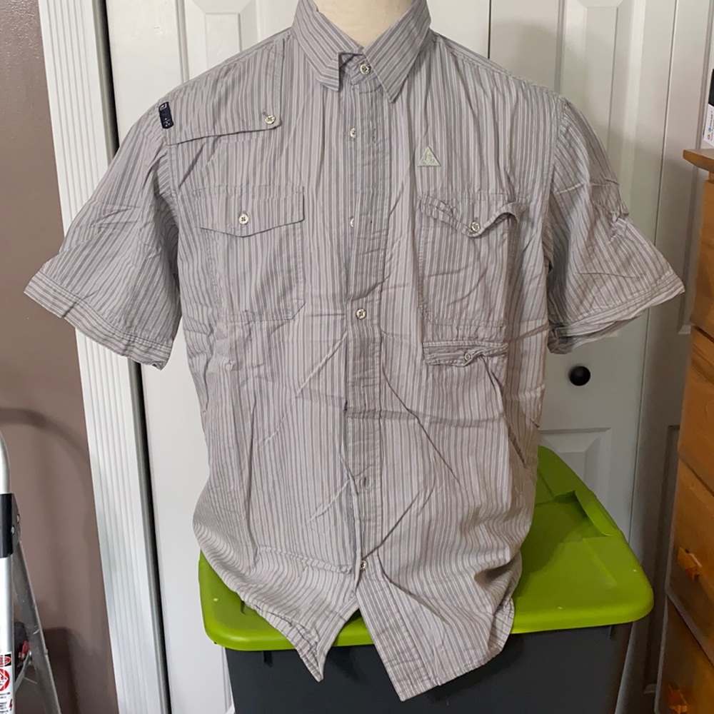 Rocawear Men’s XL Gray Stripe SS Shirt